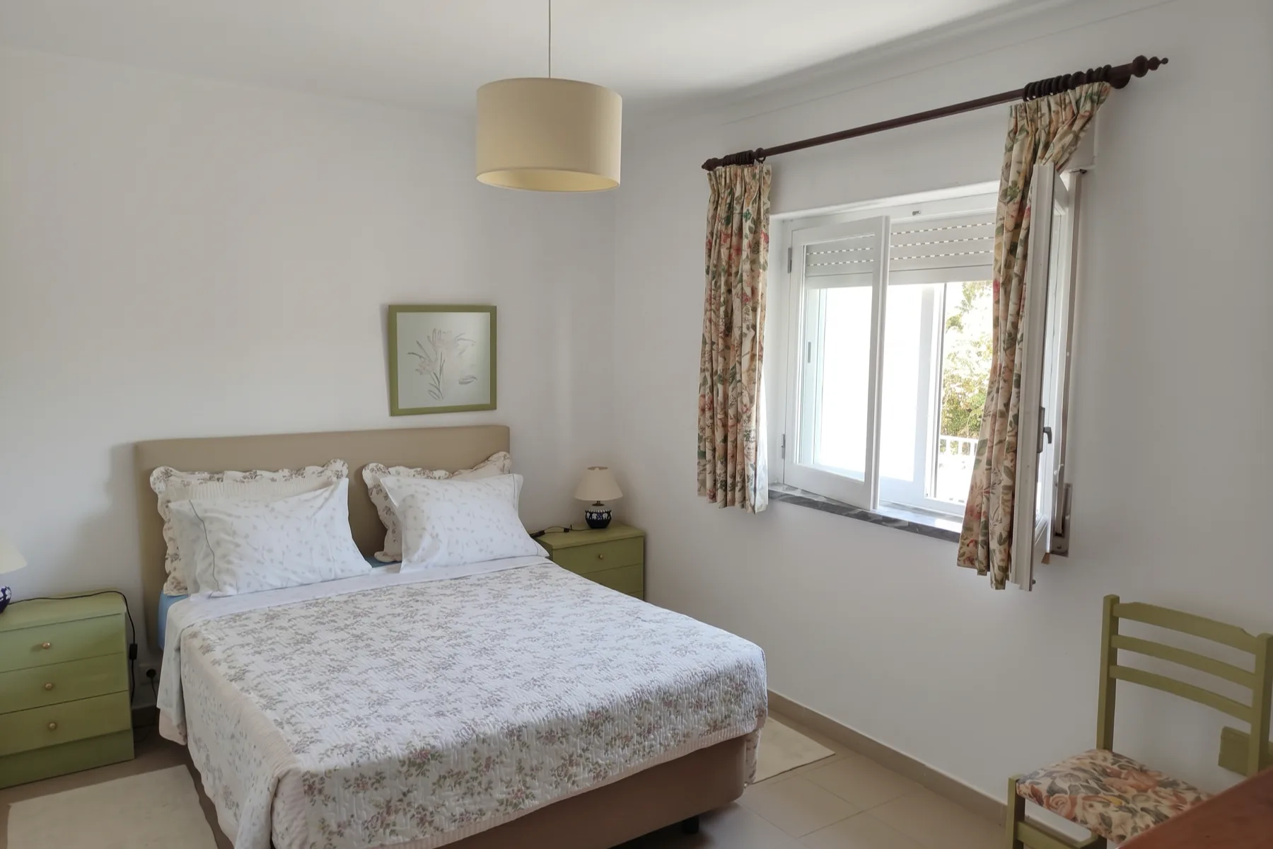 Quarto duplo com vista para o jardim
